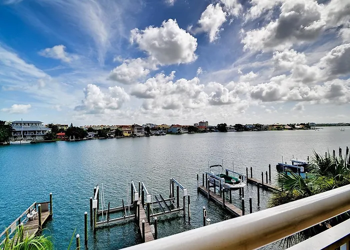 Apartment Bay Harbor 302